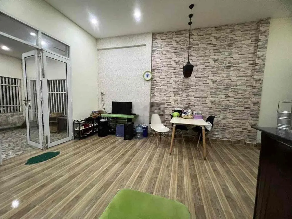 Nhà đẹp mặt tiền view sông có thổ cư