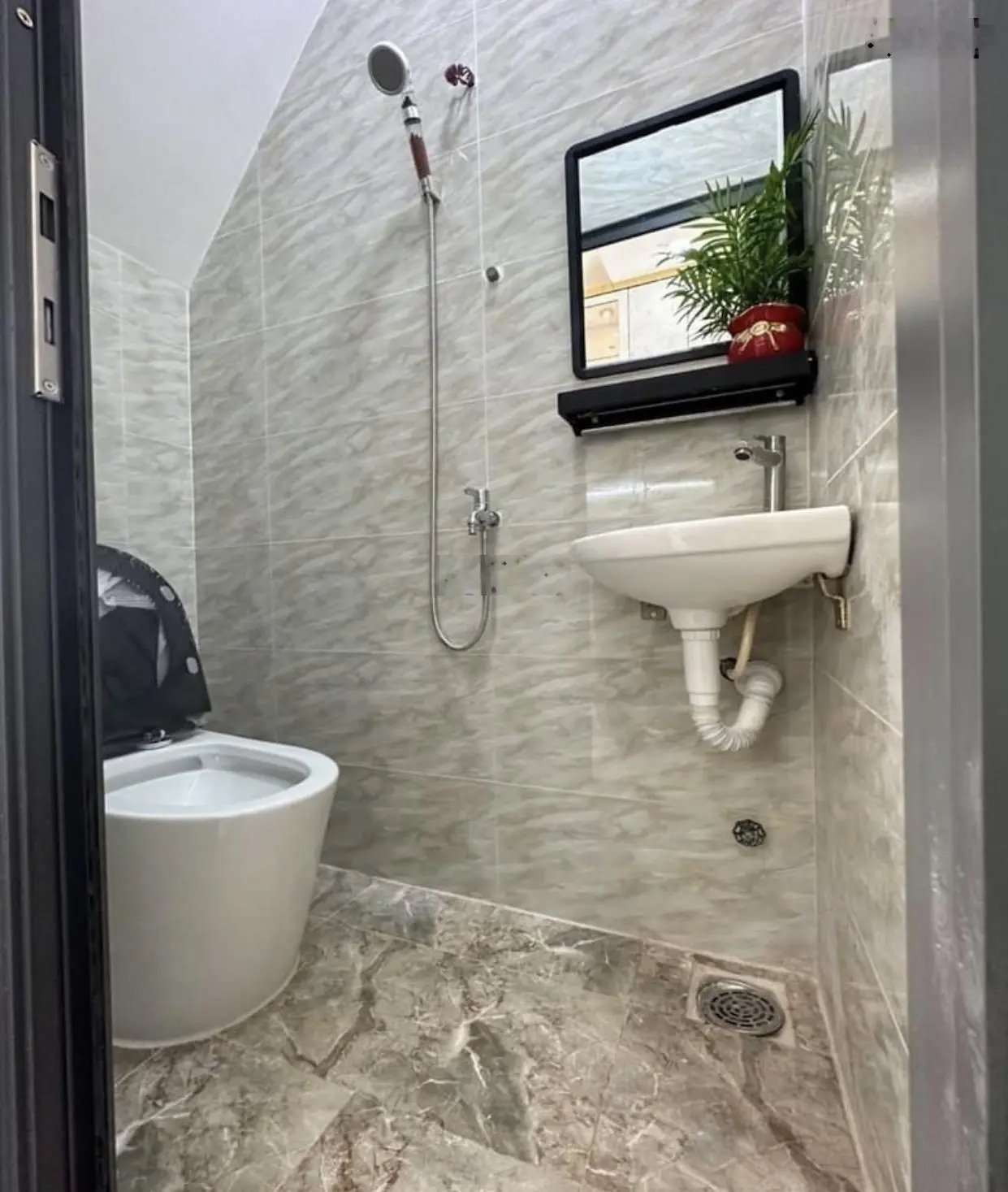 Kinh doanh thua lỗ bán căn Nguyễn Văn Đậu Bình Thạnh 2 tầng 28,5m2 1tỷ950 SHR nhà đẹp