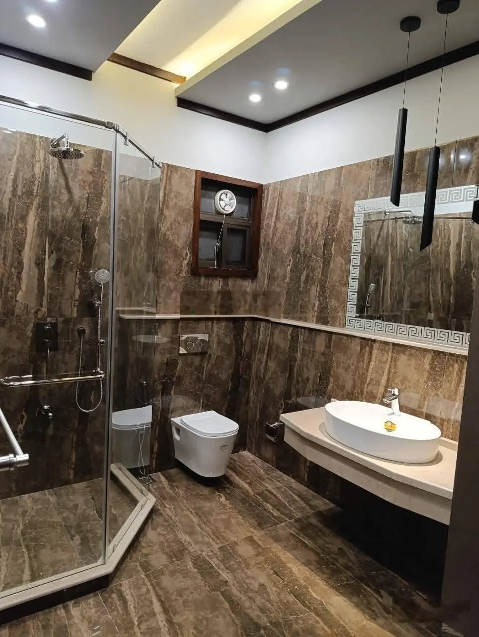 Gấp bán nhà 4 Tầng-5x25m full nội thất.Kế khu Tên Lửa. Giảm mạnh chỉ còn 5.39Tỷ