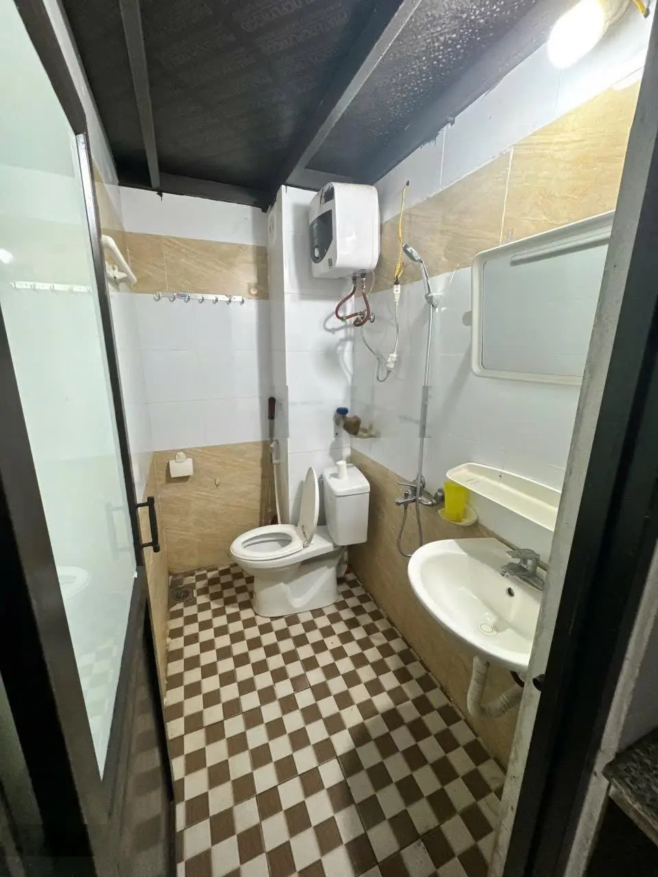 Bán nhà Đại Đồng, Đông Anh, 75m2, sẵn 10p cho thuê, dòng tiền 25tr/tráng, mặt tiền 4.5m, giá đầu tu