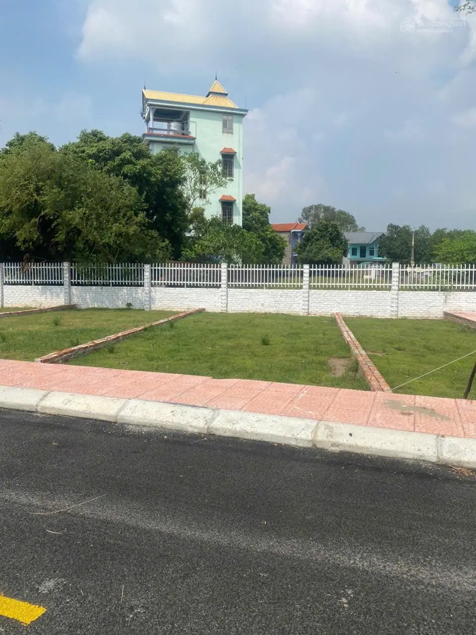 Giá rẻ gia đình cần bán 72m2 gần sân bay quốc tế Nội Bài, cửa ngõ ra vào đường vành đai 4 Hà Nội