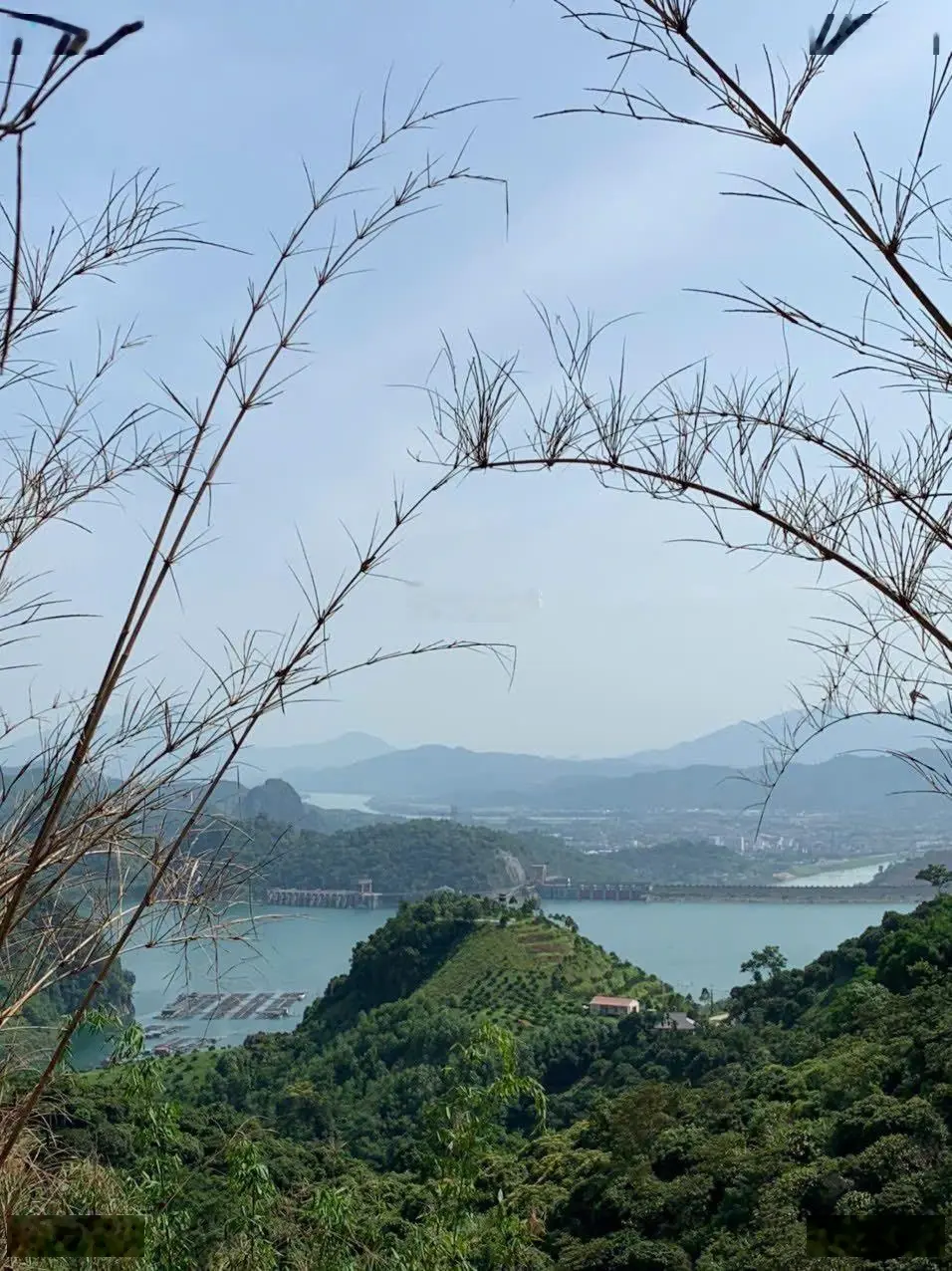 Gần 19.000m2 đất thành phố Hoà Bình view sông Đà tuyệt đẹp. Giá chỉ 6xx/m2, LH 0984 952 ***