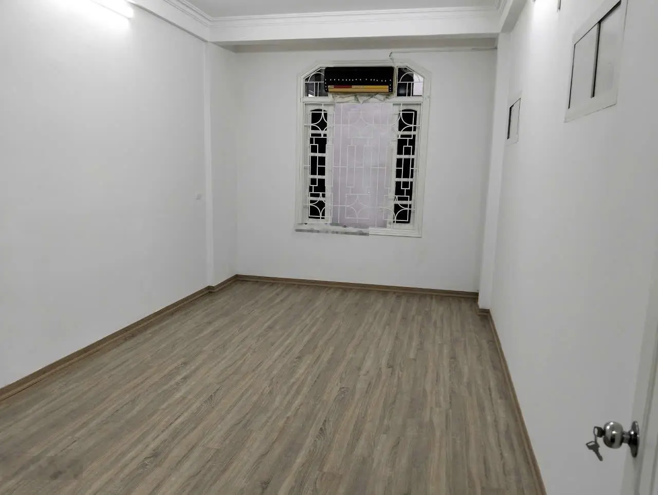 Cần bán nhà riêng tại ngõ 71 Tân Ấp, 41m2, 4 tầng, ngõ thông các phố, giá 6.79 tỷ. LH: 0826 218 ***