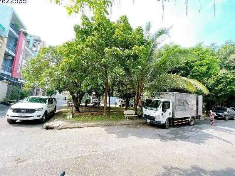 Khu VIP đối diện công viên- tiện xây biệt thự đường Nguyễn Cửu Đàm, 9.5mx19m, giá 23.5 tỷ,