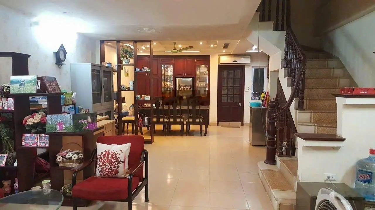 Nhà đẹp, giá rẻ 10PN, 75m2, 7 tầng, mặt tiền 5.3m. Giá sinh viên