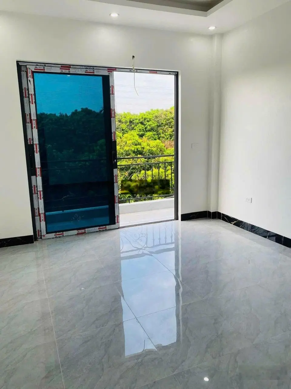 Bán căn 57m2x3T, Mặt oto tránh, gần chợ Đông La, 7 phút Penika Tố Hữu