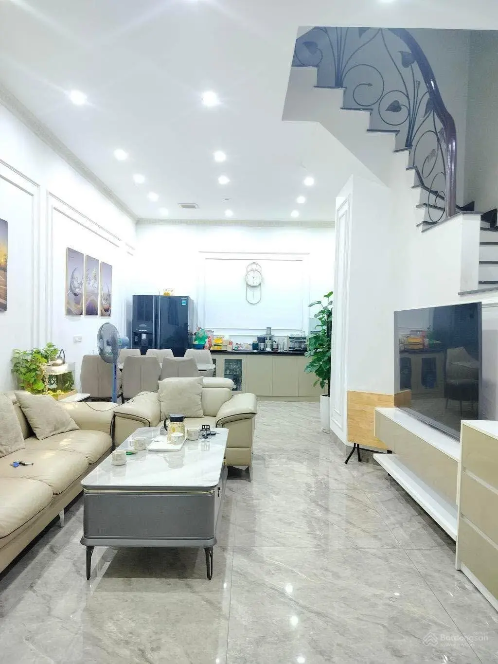 Bán nhà xuân thuỷ- tt cầu giấy- mặt ngõ- lô góc thoáng sáng -mt4m- dân xây- vài bước ra phố- ở ngay