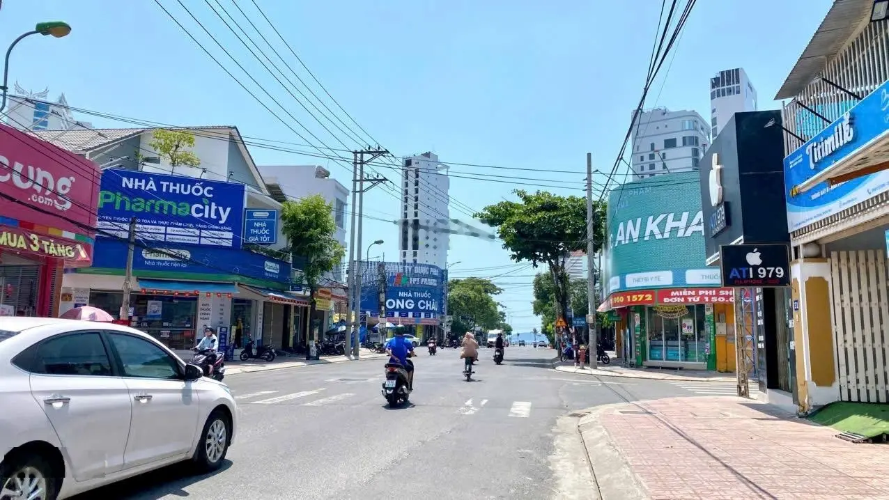 Bán nhà thô 6 tầng, đường Nguyễn Khắc Viện, P. Bắc Nha Trang - cách biển 300m - giá 7,3 tỷ