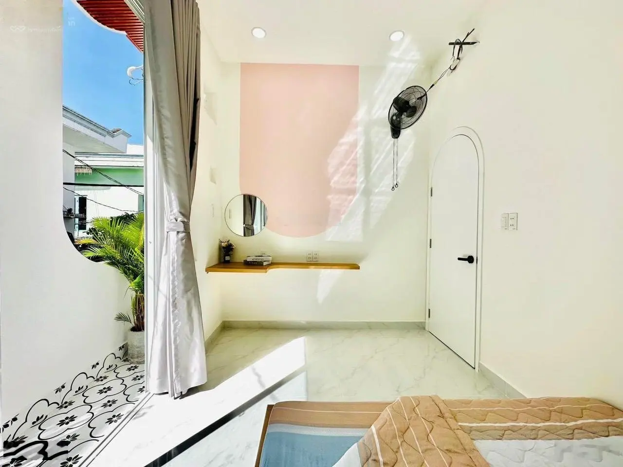 Bán nhà 3 lầu, 4 phòng ngủ, Đ. Nguyễn Hữu Cảnh, P22, Bình Thạnh, 3Tỷ5, DT 70m2, SHR, 0896 465 ***