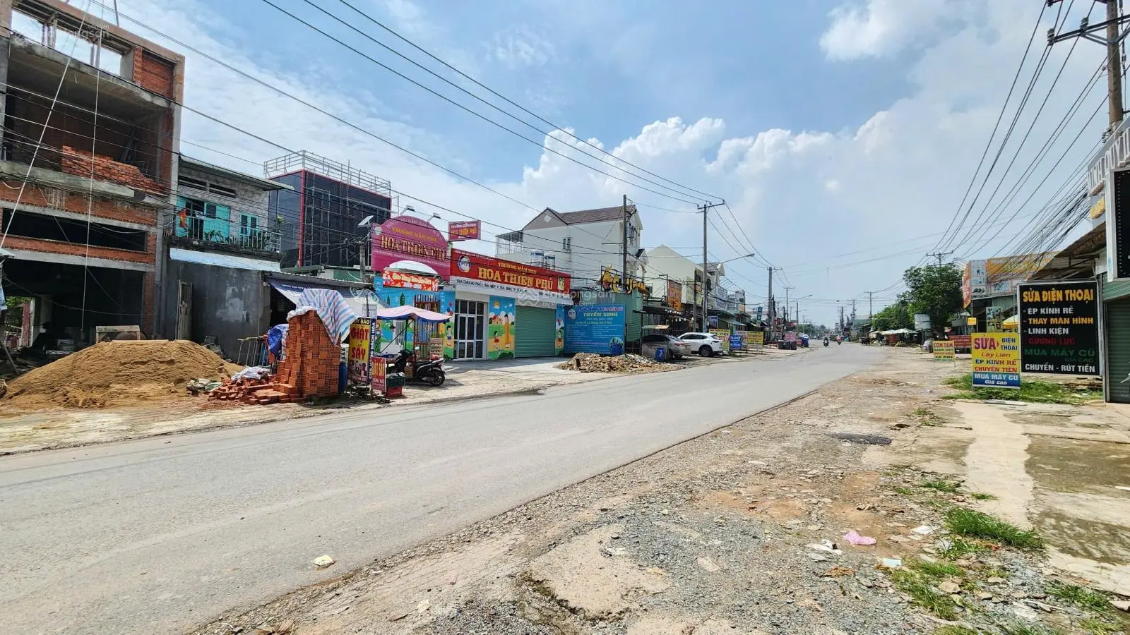 Bán đất MT Đường Liên Huyện 135m2 chỉ 5ty5 TL Quá rẻ, Kinh Doanh ĐA nghề