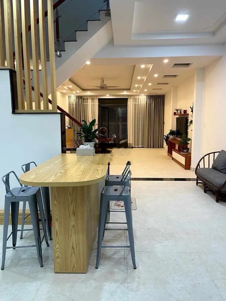 BÁN NHÀ ĐẸP, MẶT TIỀN 4 TẦNG, NGANG 6M, ĐƯỜNG PHẠM THẾ HIỂN, QUẬN 8