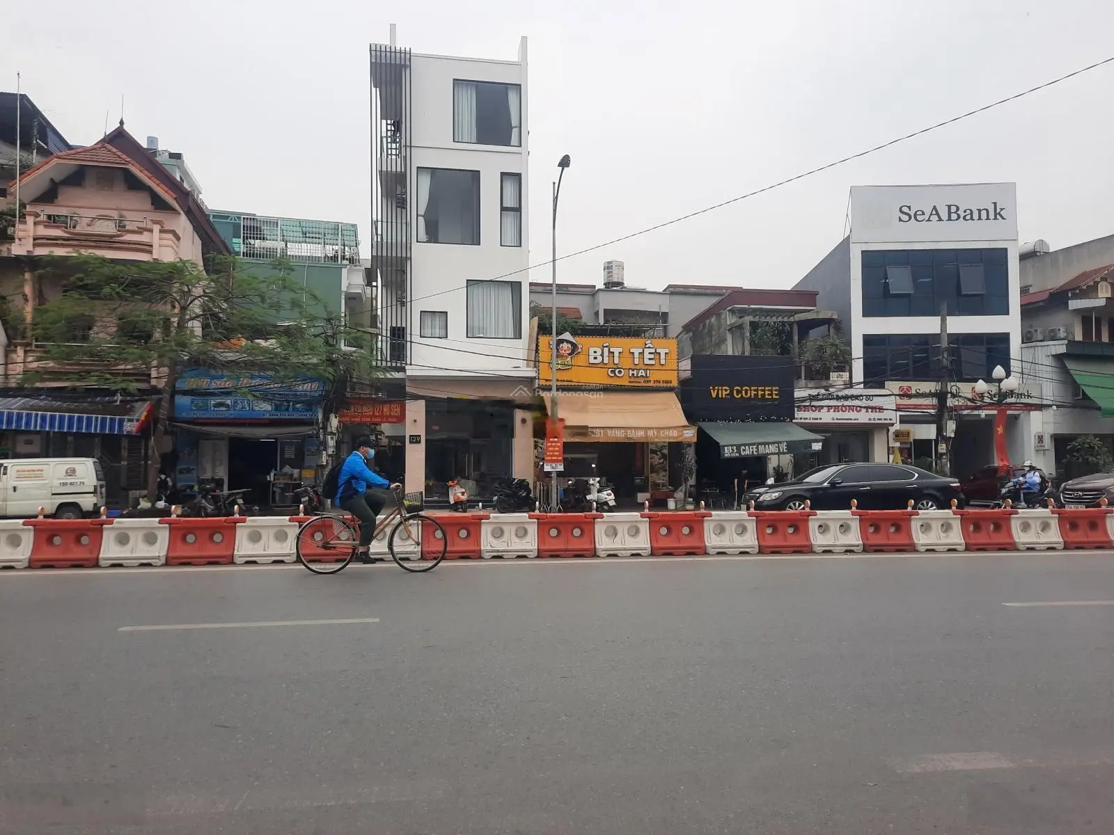 Nhà 3 tầng mặt đường Hồ Sen, mặt tiền rộng 6m