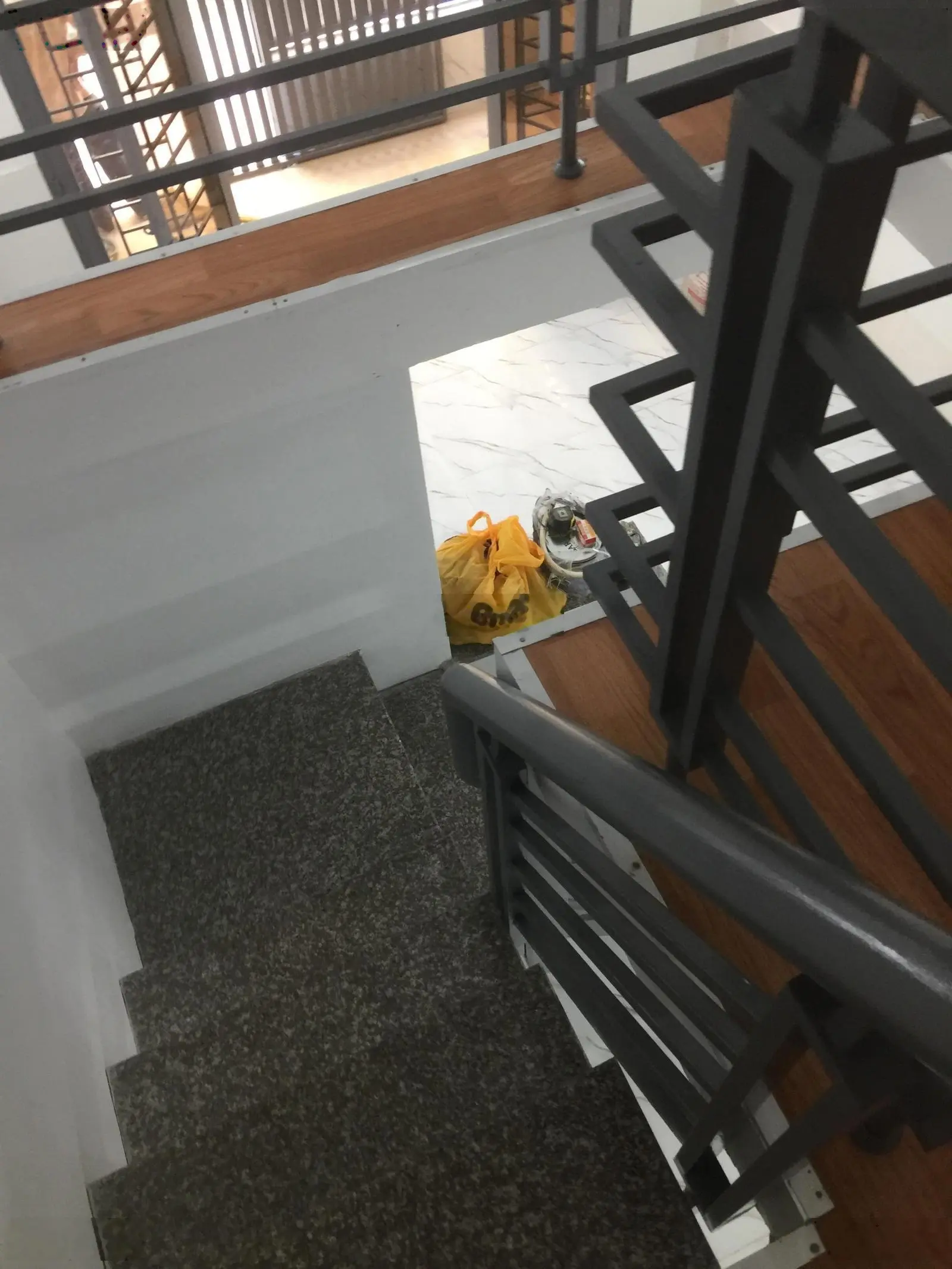 Chính chủ bán nhà DT:3,5x10 giá 3 tỷ 5 , Sổ hồng , trệt 1 lửng ,HBC,TĐ,:0908 284 ***-098016419
