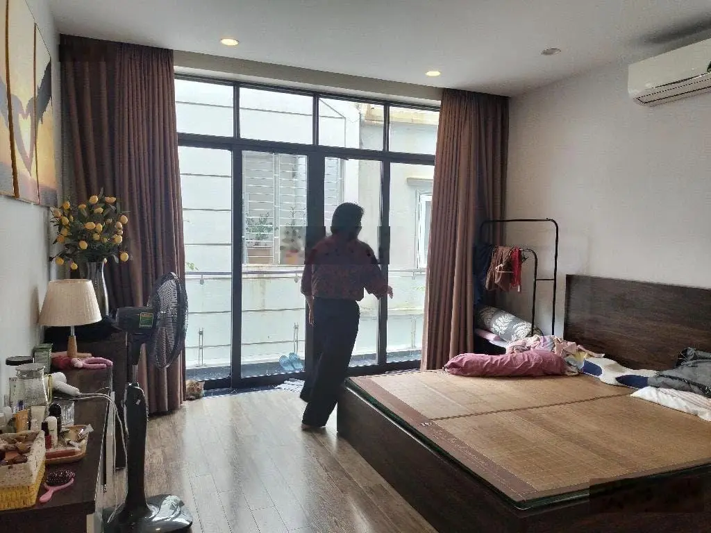 Bán nhà phố Thạch Cầu, Quận Long Biên, diện tích rộng, giá siêu mềm