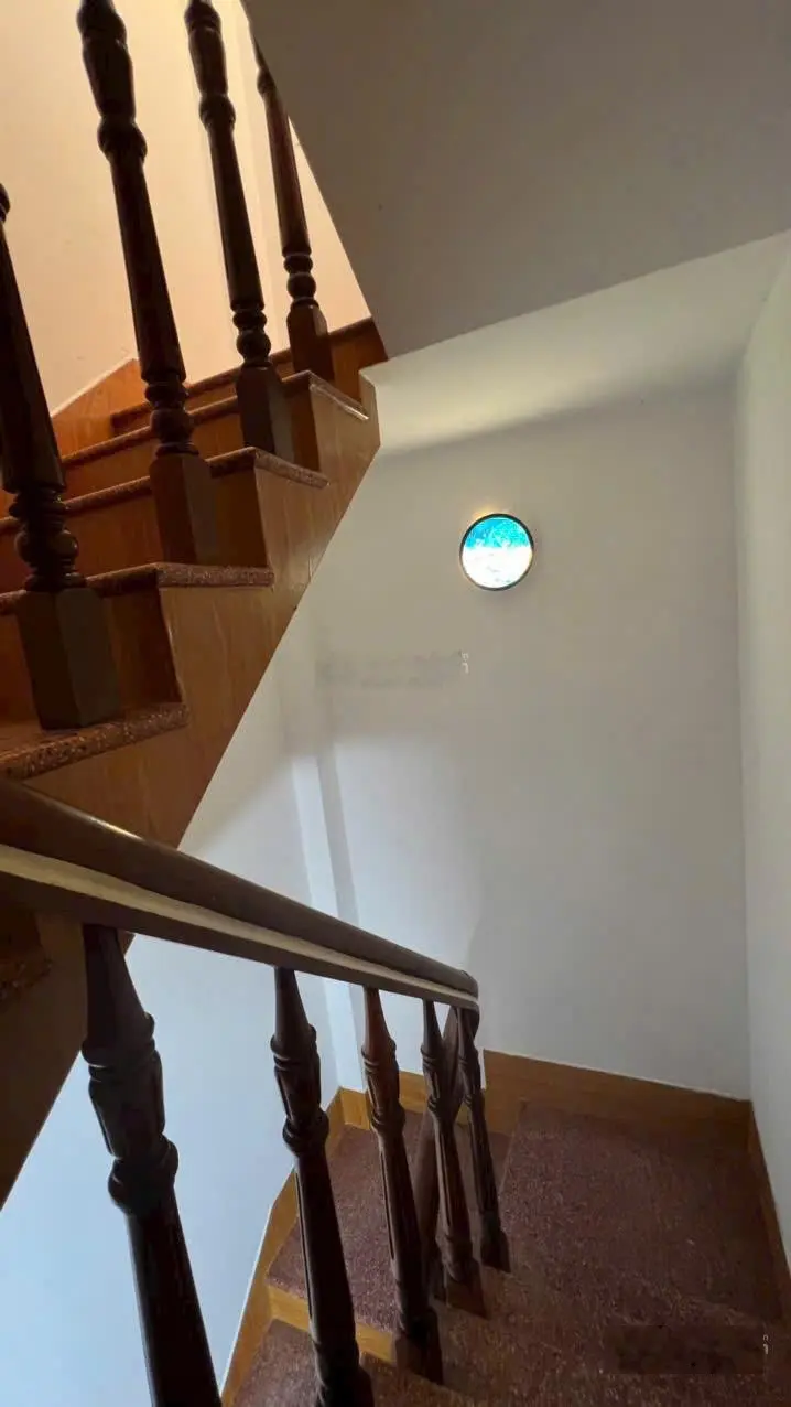 Nhà bán hẻm thẳng 1/ sau lưng MT Nguyễn Tiểu La, P8, Q10. DTSD 83.5m2. Nhà mới 4 tầng. Giá 5.8 tỷ