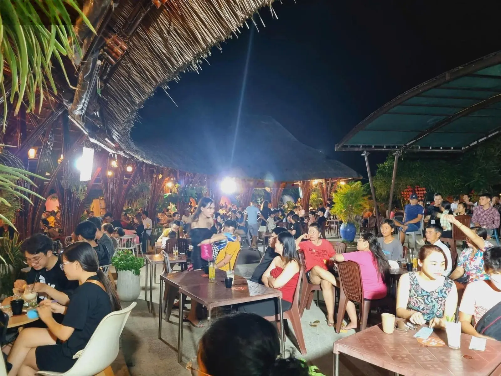 Sở hữu Biệt Thự ven sông ngay trung tâm thị trấn Cần Giuộc cách Sài Gòn Chỉ 20 phút