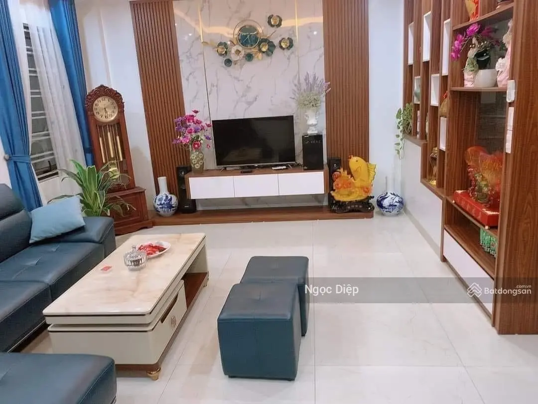 Tôi chính chủ cần bán nhà phân lô Nguyễn Khánh Toàn - Ô tô - thang máy. 55m2 6t 15.5tỷ 0945 453 ***