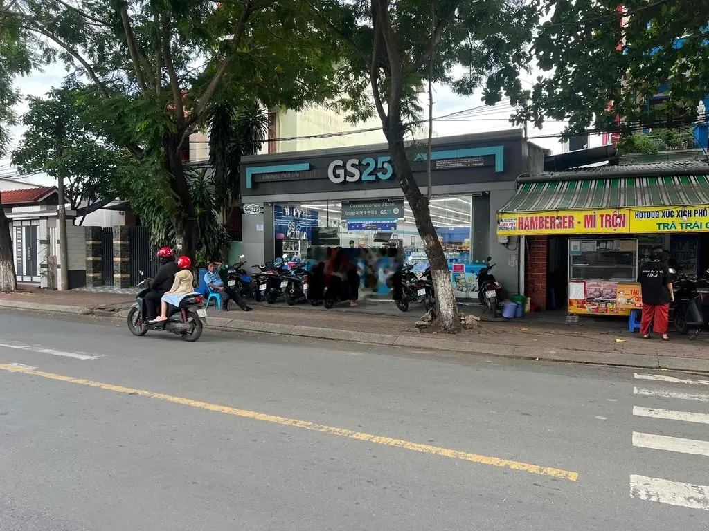 Siêu hiếm hạ 550tr bán gấp nhà ngang 8m mặt tiền Nguyễn Du số 1 Dĩ An