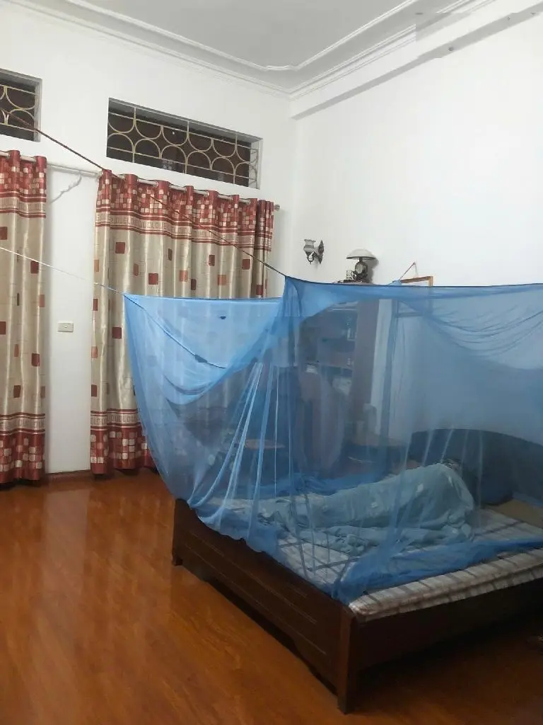 Bán nhà phố Nguyễn Phong Sắc 51m2, phân lô ô tô, ở luôn, giá 18.9 tỷ, liên hệ : 0869818555