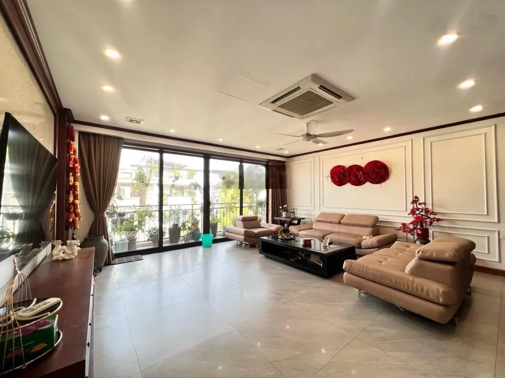 Nhà phố - Lâm Hạ, Long Biên, thang máy, vỉa hè, 3 ô tô tránh, 2 mặt thoáng trước sau