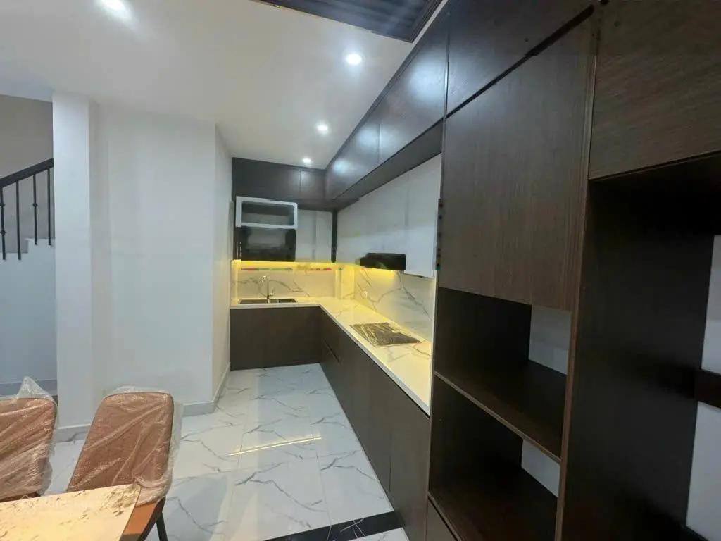 Vương thừa vũ - ô tô tránh sát nhà - khu quân đội - dt: 50m2; mt: 8.6 m - nhỉnh 10 tỷ