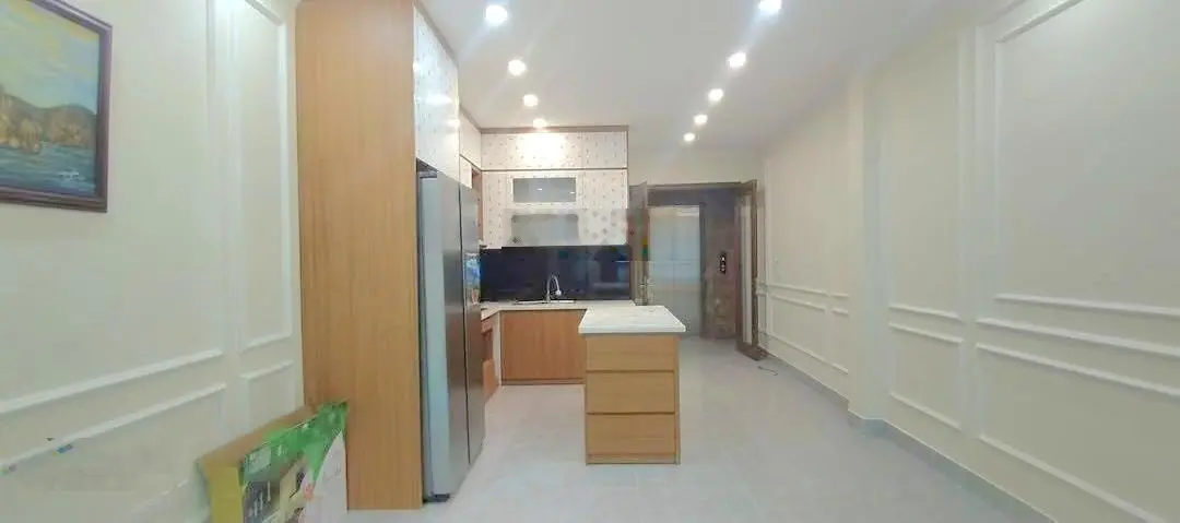 Bán nhà Cầu Giấy Nguyễn Văn Huyên 18.3 tỷ 46m2 x 7 tầng thang máy Gara oto