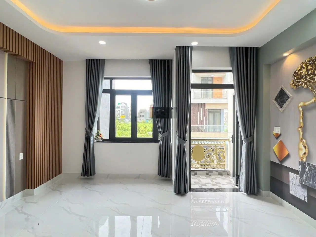Bán nhà phố đẹp 1 trệt 3 lầu hoàn công trong khu dân cư đồng bộ trung tâm thành phố Dĩ An