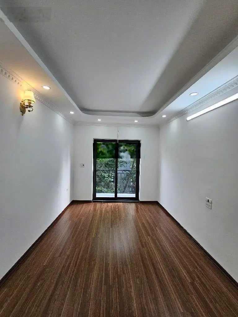 Nhà ĐẸP 5 Tầng, 44m2, Phố Trạm, Gần Cầu Vĩnh Tuy, Long Biên, Kết nối Sang Vinhomes Gần