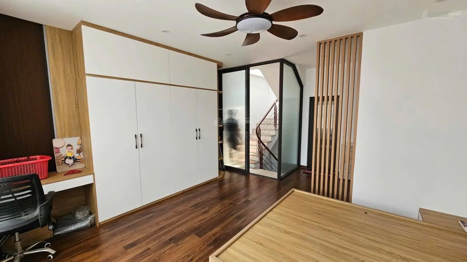 Nhà mới 5 tầng dân xây, 32m, đường trước nhà 12m, thang máy, kđt văn phú, hà đông