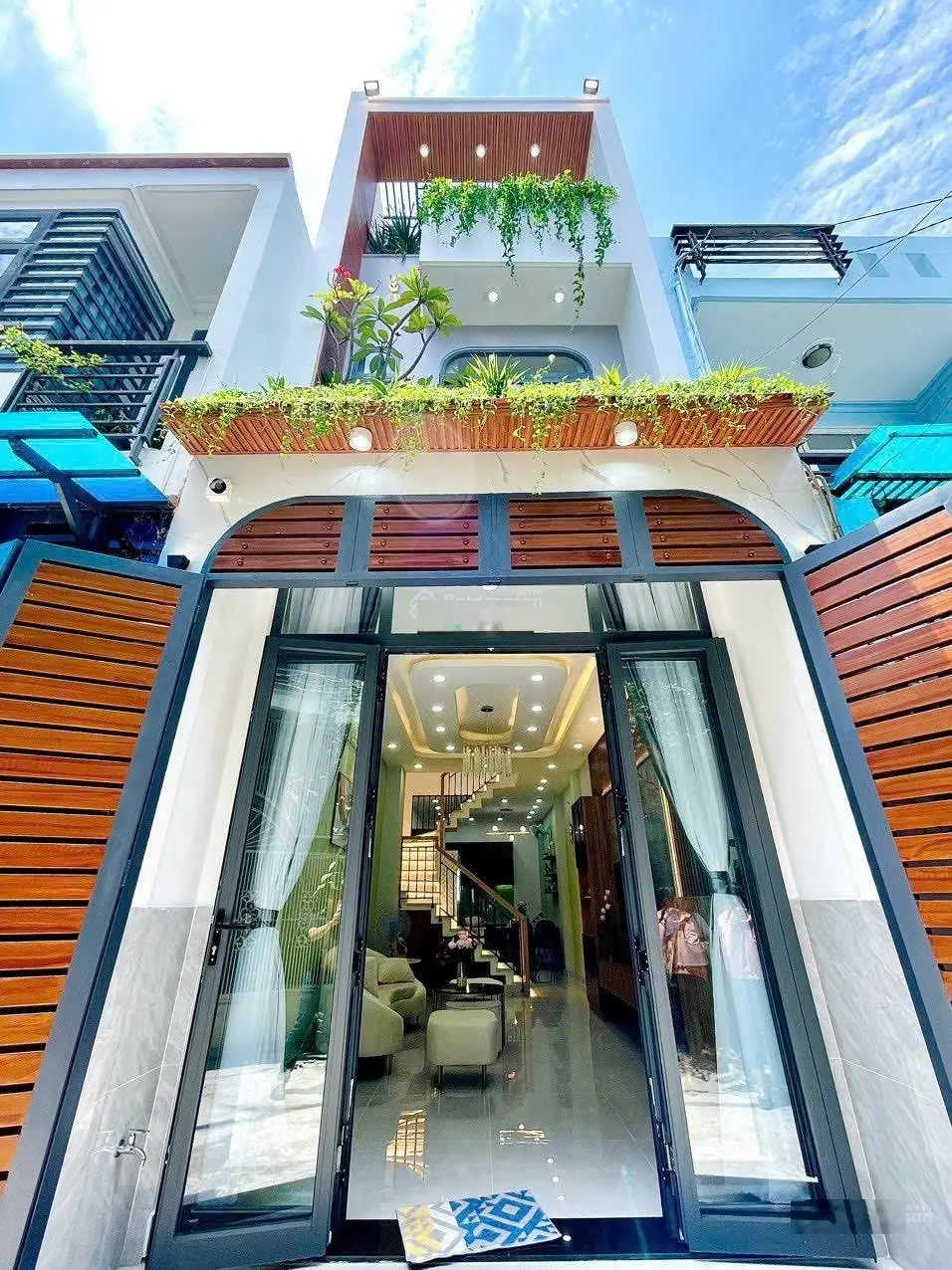 Nhà đẹp giá tốt Đoàn Văn Bơ P14 Q4 45,2m2 4tỷ