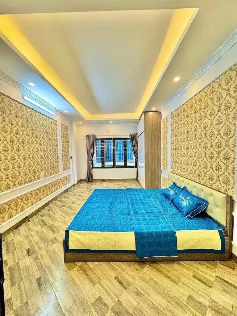 Hạ chào 300tr- bán gấp nhà đẹp hoàng mai - 33m 5 tầng 10m ô tô - nội thất sịn- sổ vuông.