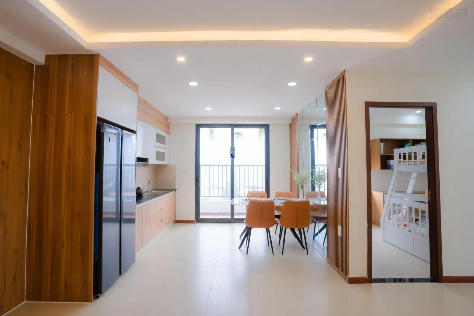 bán cc Iris Tower ngay Vsip1 - Aeon Mall - Bán 1.310 tỷ/ 2pn 2wc - Sổ hồng công chứng ra tên ngay