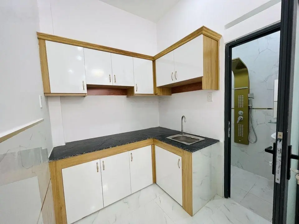 Kẹt tiền cần bán nhà sổ hồng đúc BTCT 1 lầu ,sân thượng-Giá 1.99 tỷ (3,6 x 9m )