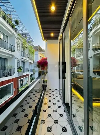 Siêu Phẩm mới nhất 3 lầu đẹp rẻ LÊ TRọng Tấn HCM