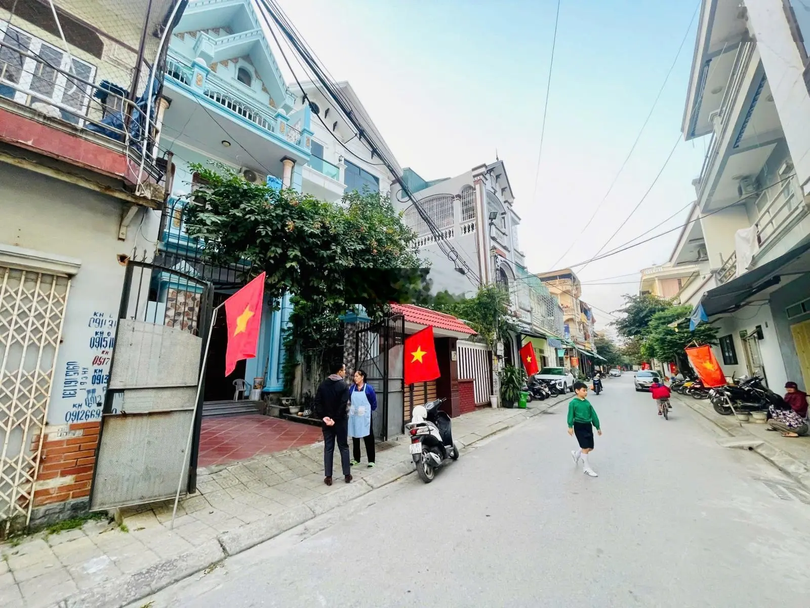 Bán nhà phố Phan Huy Ích - 3 tầng - 98.3 m2 - gần trường, chợ