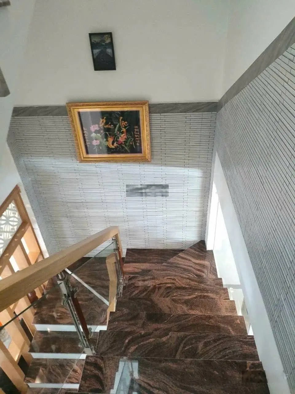 Nhà đẹp 1 trệt 2 lầu khu toa xe sát bên vincom 550 dĩ an