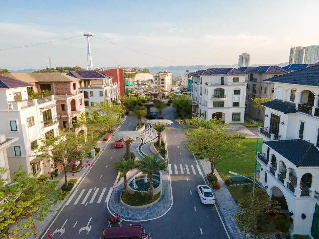 Bán căn BT Song lập trên đồi tỷ phú Beverly hills Hạ Long đã vận hành cho thuê ổn định giá 21.8 tỷ