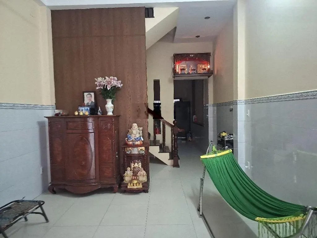 Nhà đẹp ở ngay, mặt tiền khu phân lô VIP Phạm Hùng 82m2, 5PN, đối diện công viên, SHR, HCĐ.
