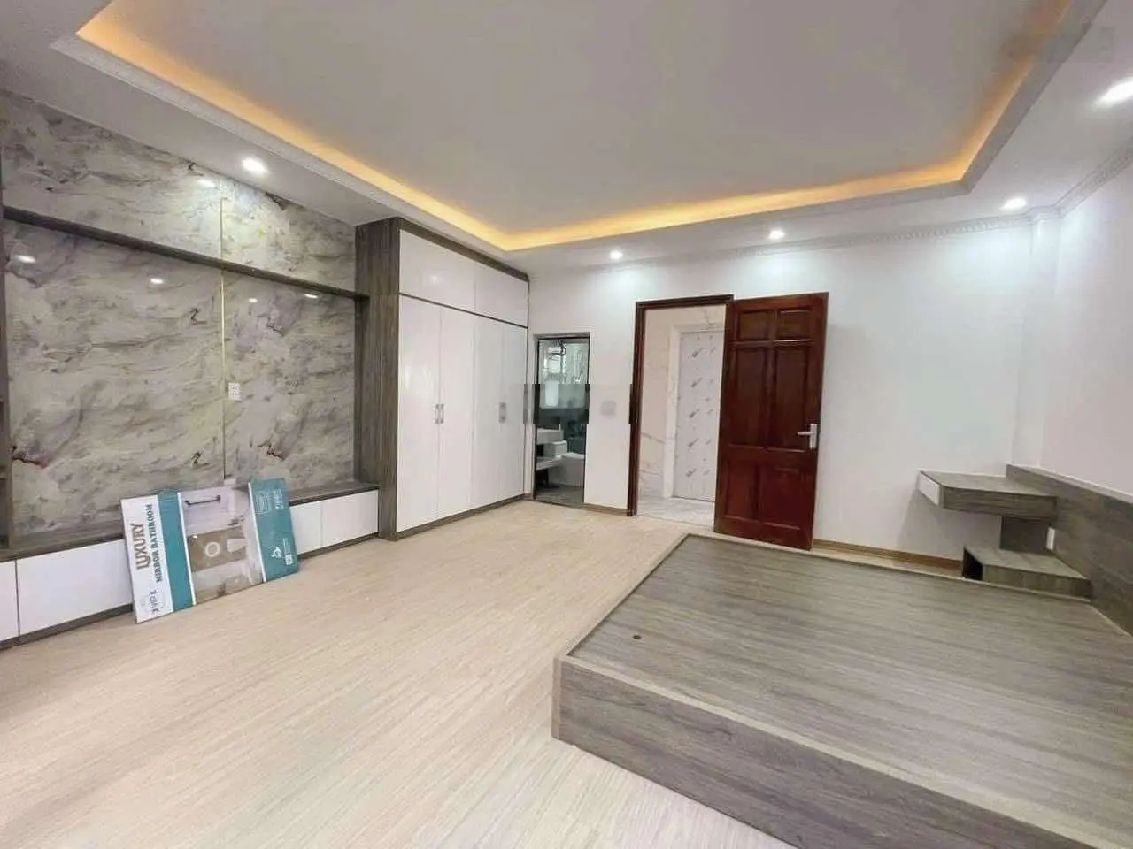 Bán nhà Thang Máy Trung Tâm Thanh Xuân 20M Ra Phố Mặt Ngõ Riêng 40m2 6 Tầng Hai Mặt Thoáng