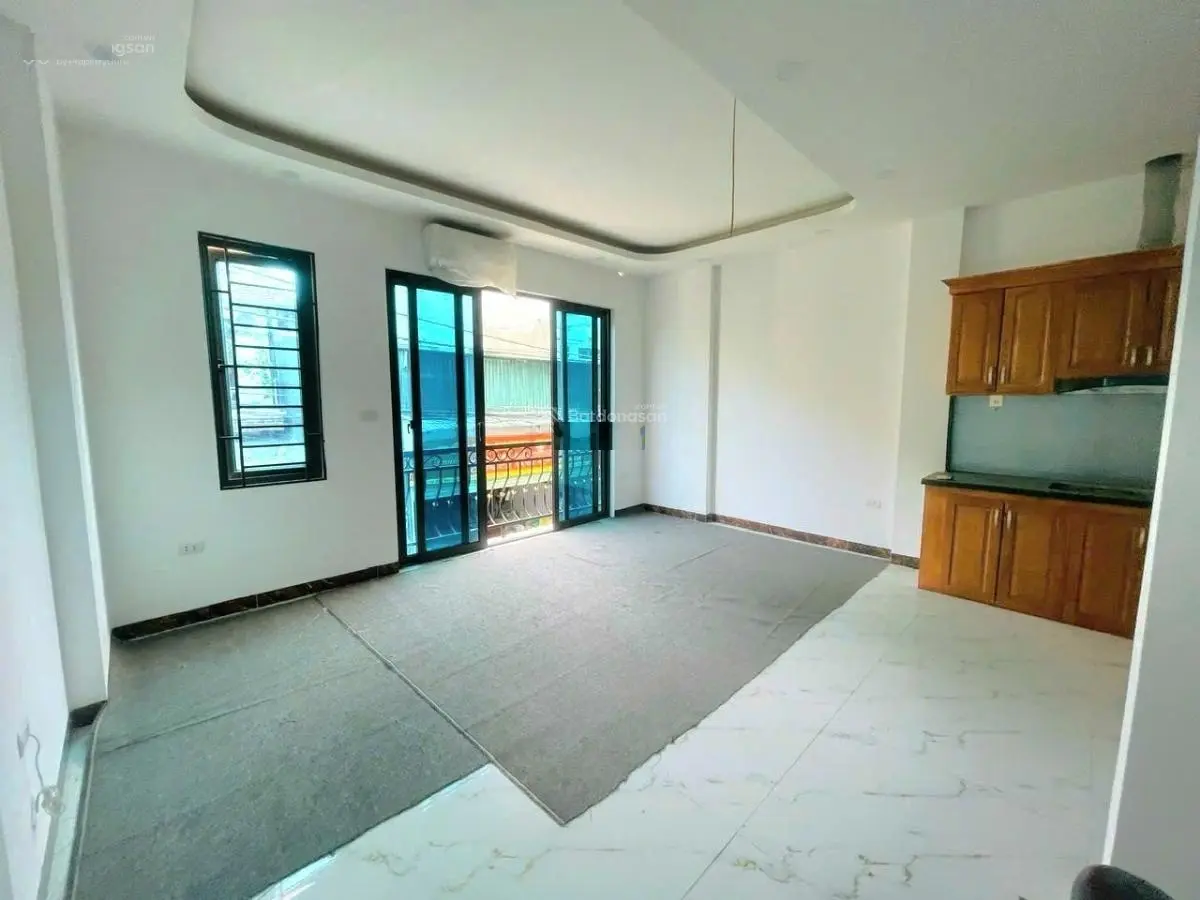 Mặt phố, ô tô tránh dừng đỗ ngày đêm - kinh doanh đỉnh - nhà mới đẹp - mặt tiền khủng. Sổ đỏ
