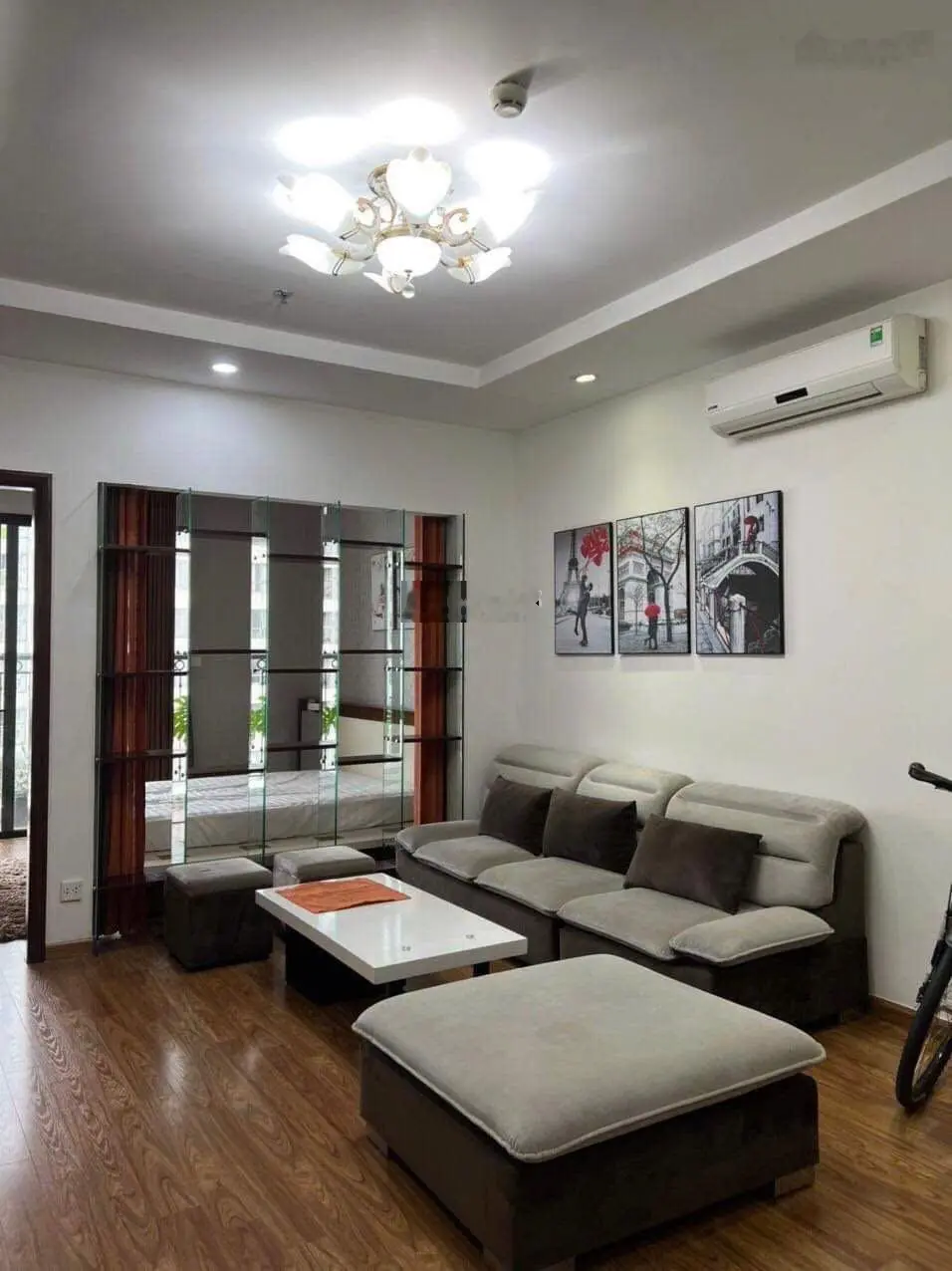 Cần bán căn 1 ngủ Toà T09 Times City full nội thất giá rẻ nhất thị trường liên hệ 0908 833 ***