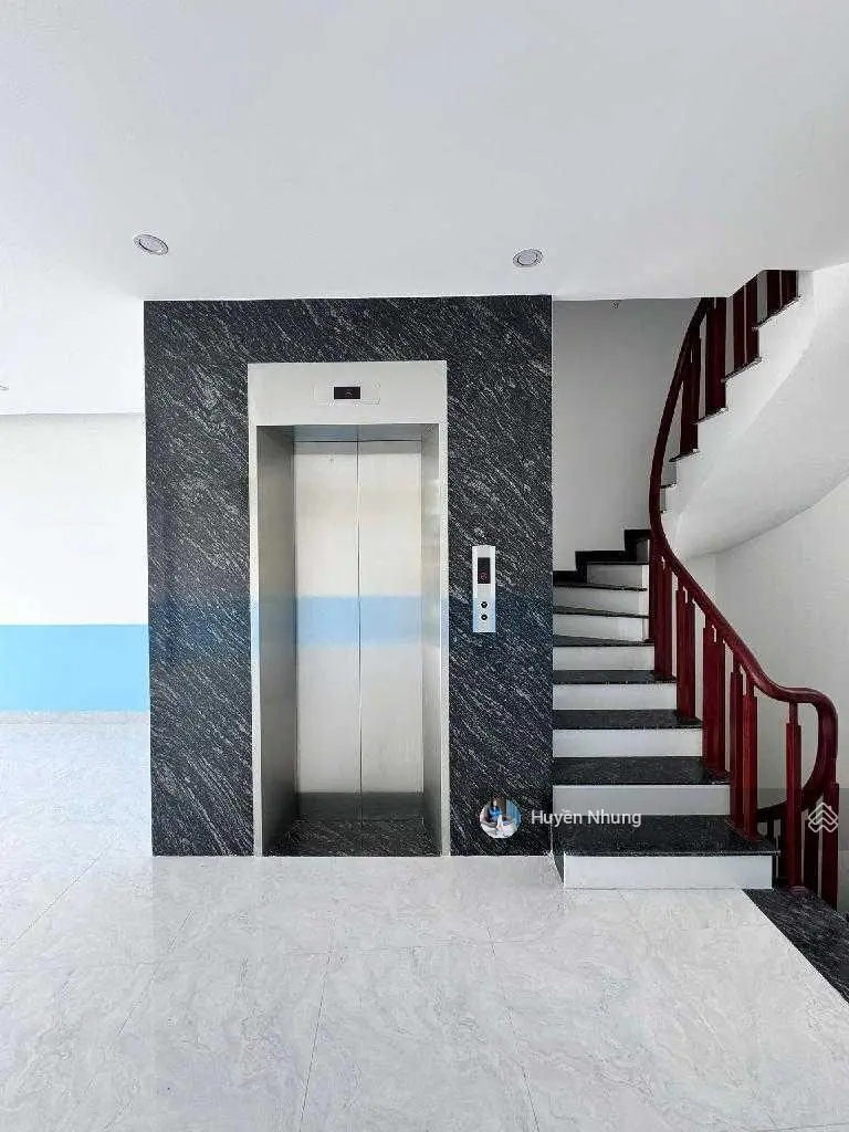 Mặt phố hồng tiến, dt 46m*6 tầng, mt 6.2m, vị trí kim cương,thang máy, siêu kinh doanh