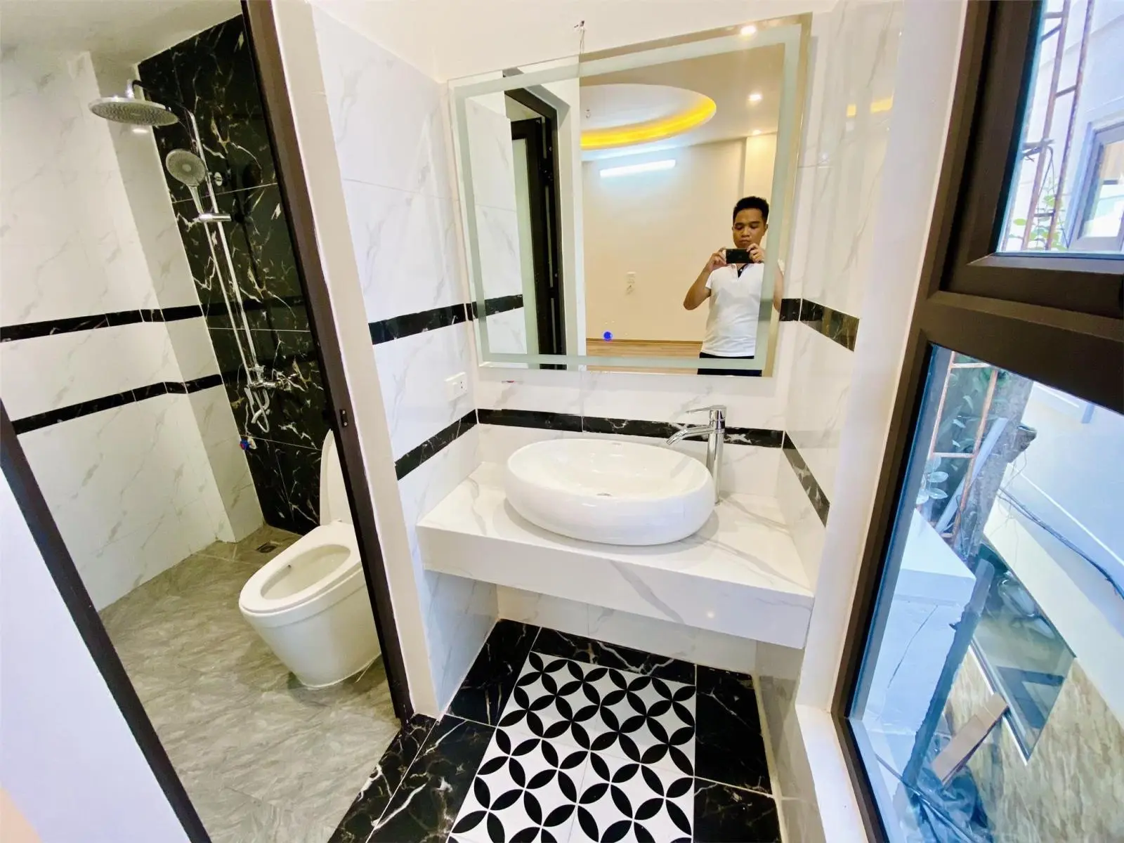 Bán nhà Đại Mỗ, gần phố Sa Đôi, Vincom Mega Mall xây 5 tầng, gần đường lớn giá 4 tỷ