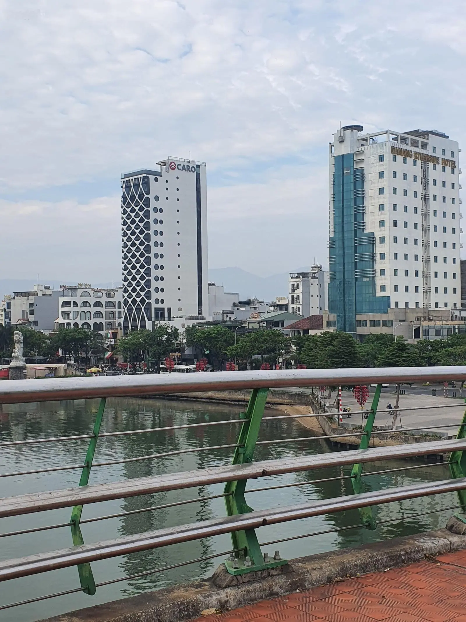 Chỉ 23ty bán toà căn hộ 9 tầng view cầu rồng - ngay sát chợ đêm-doanh thu khủng hơn 100tr/tháng