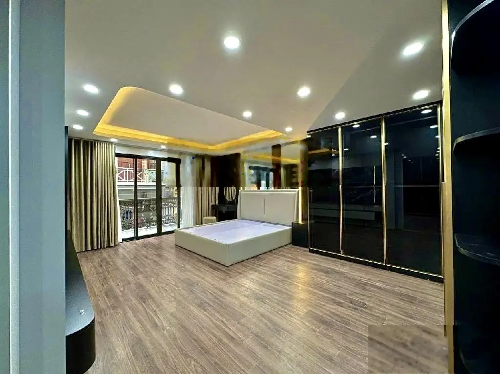 Bán nhà hàng xóm Đền Lừ, 66m2, 15 tỷ, ngõ thông ô tô tránh, 2 thoáng, thang máy, kinh doanh