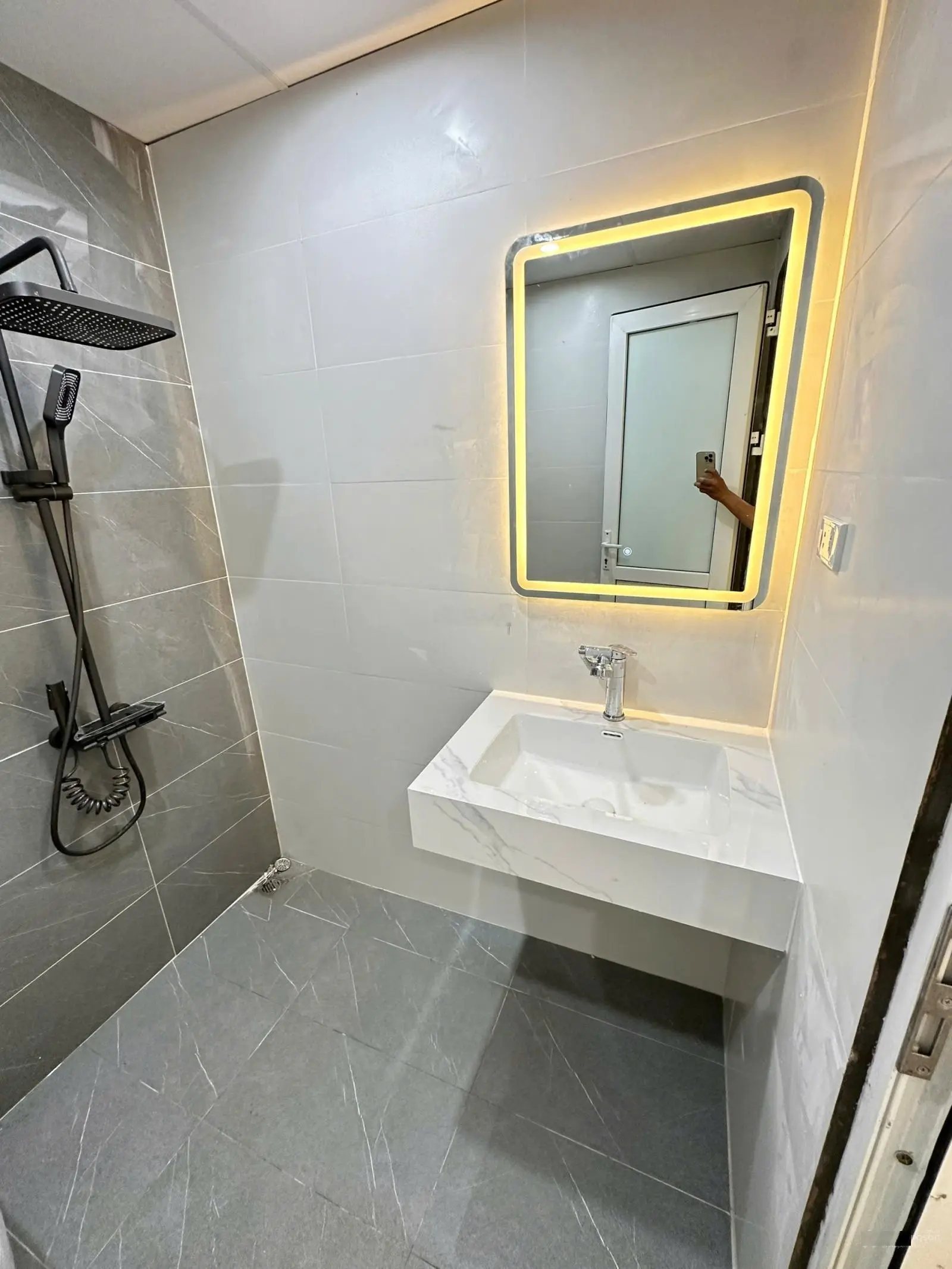 Bán căn hộ 2PN tầng trung view thoáng B11 Nam Trung Yên giá 3,4 tỷ