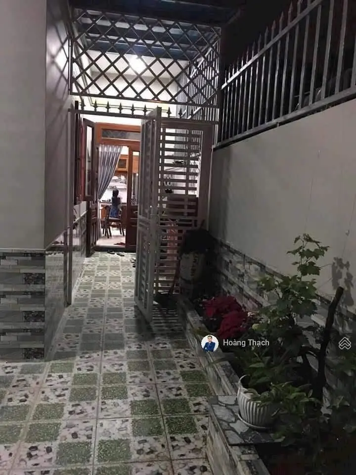 Nhà 1 trệt 1 lầu chợ Dĩ An 1 ngang 6m đường thông giá rẻ