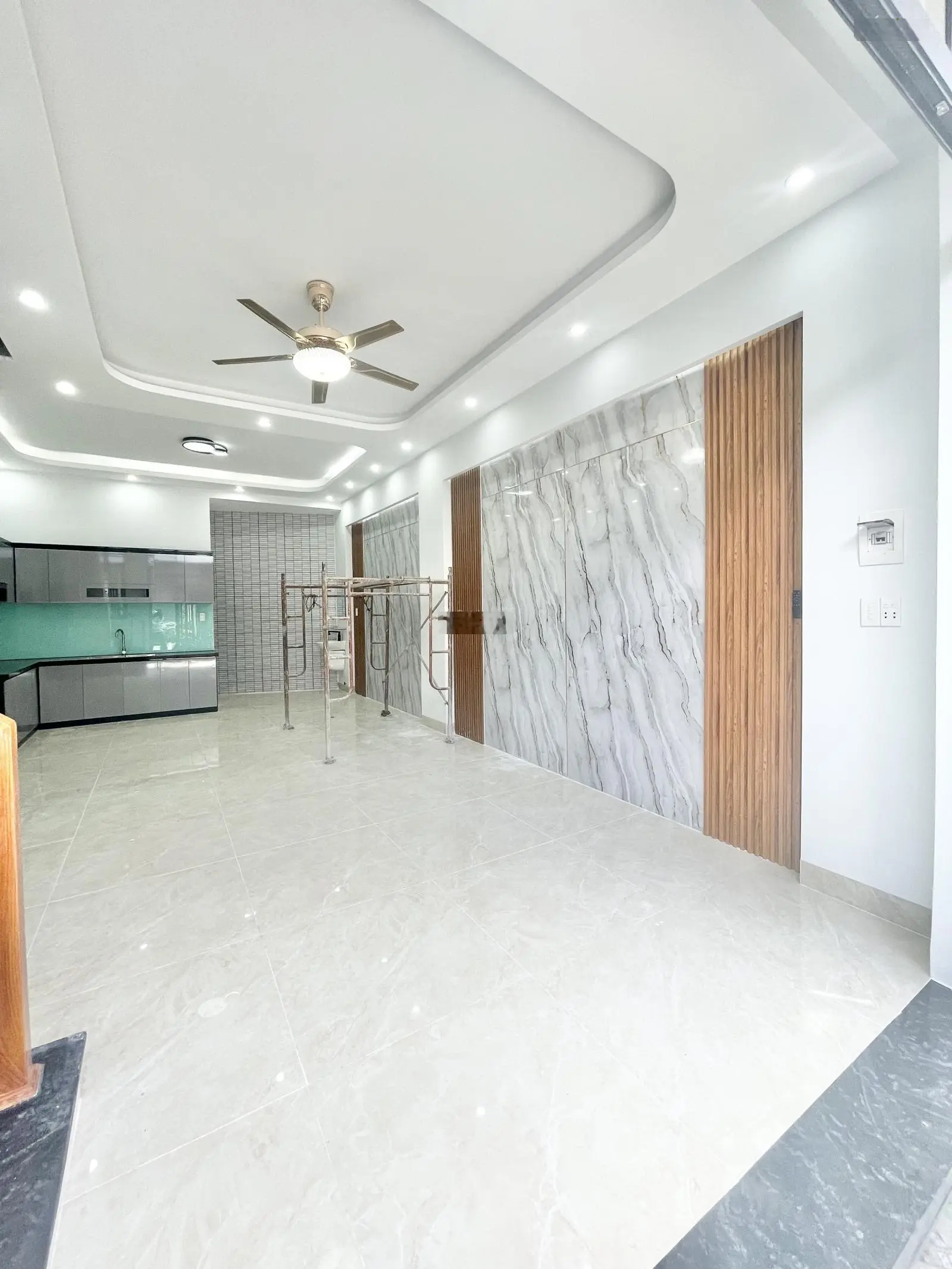Cần bán nhà 2 lầu mới hoàn thiện gần ngã tư mồi DT67M giá 3,4 tỷ