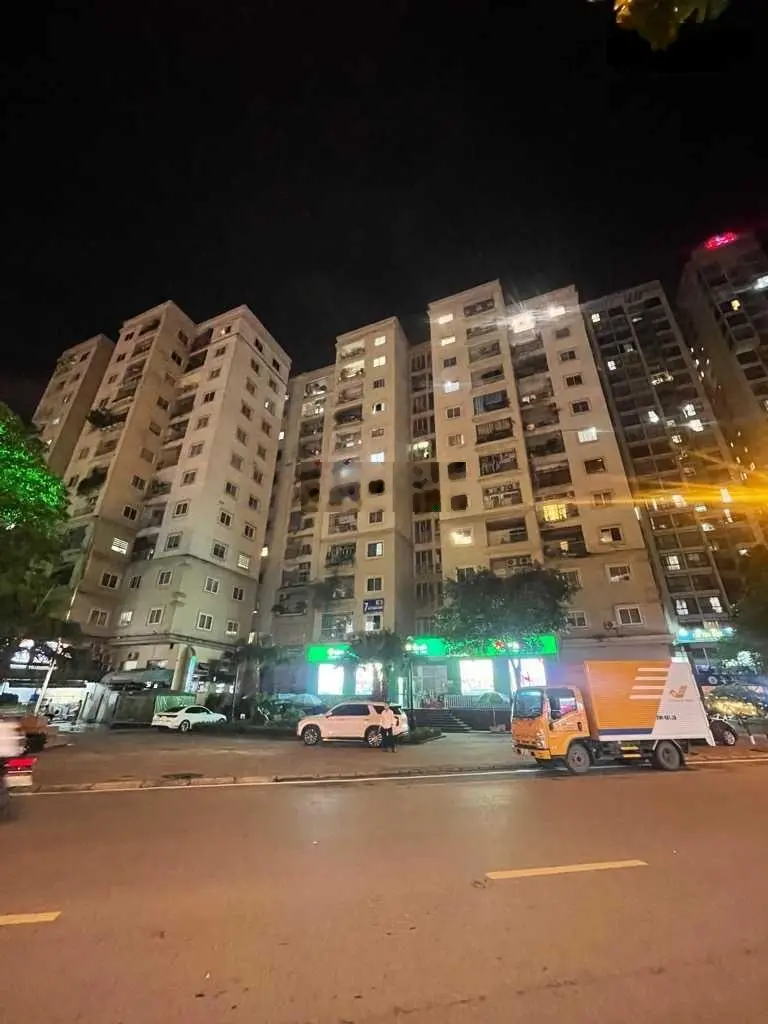 Tôi cần bán căn hộ Yên Hòa, Cầu Giấy: 62m2, 2 ngủ, nhiều tiện ích, ở ngay, 4.55 tỷ