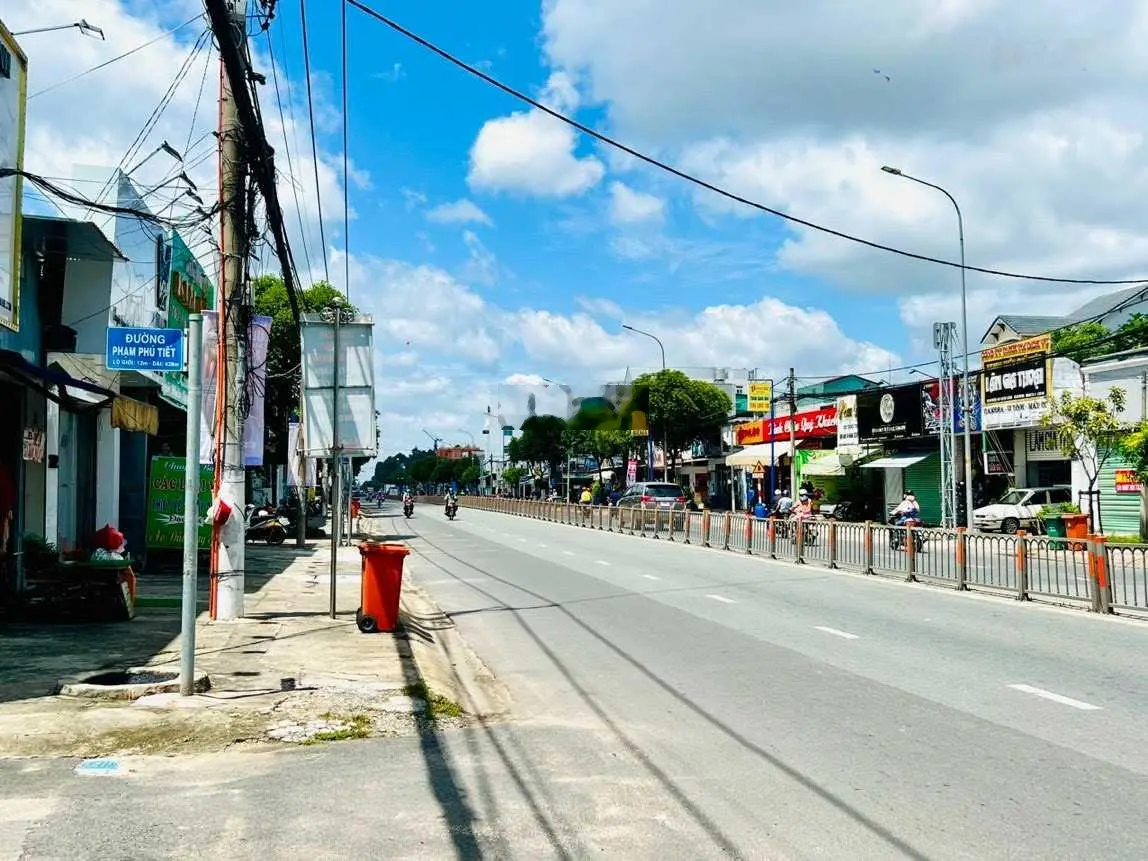 Bán nhanh lô đất MT Bờ Kinh P3 Vĩnh Long. DT 120m2/750tr thương lượng, SHR, gần công viên Vĩnh Long